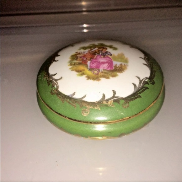 Vintage Limoges Courting Couple Box - Picture 7 of 8